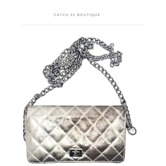 CHANEL Handbags - Chanel Metallic Silver Quilted Leather 2.55 Reissue L Yen Continental WOC